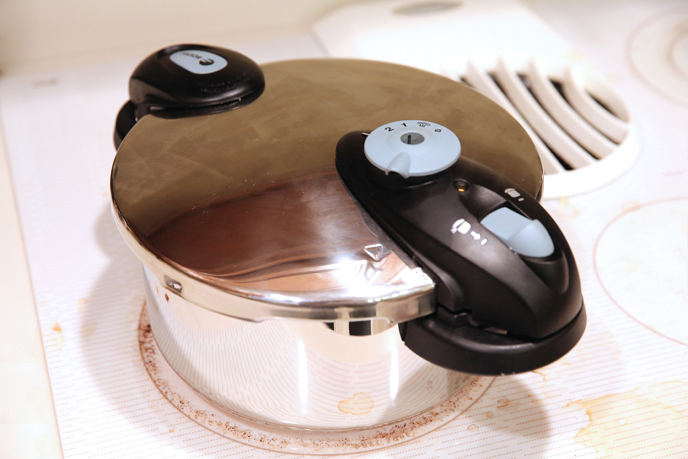 Kitchen Tech Pressure Cookers make the perfect chicken sandwich, and