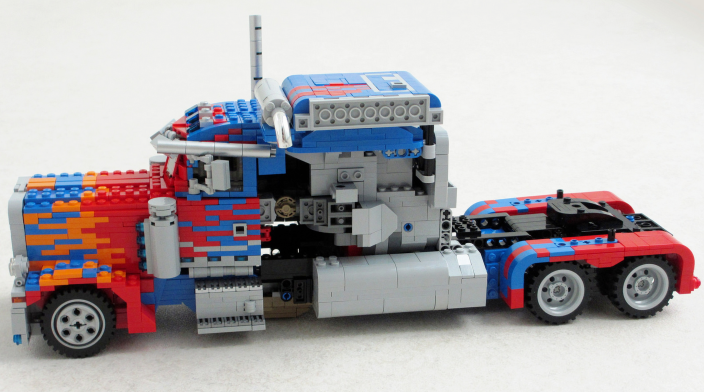 Optimus Prime-Transformer-LEGO-01