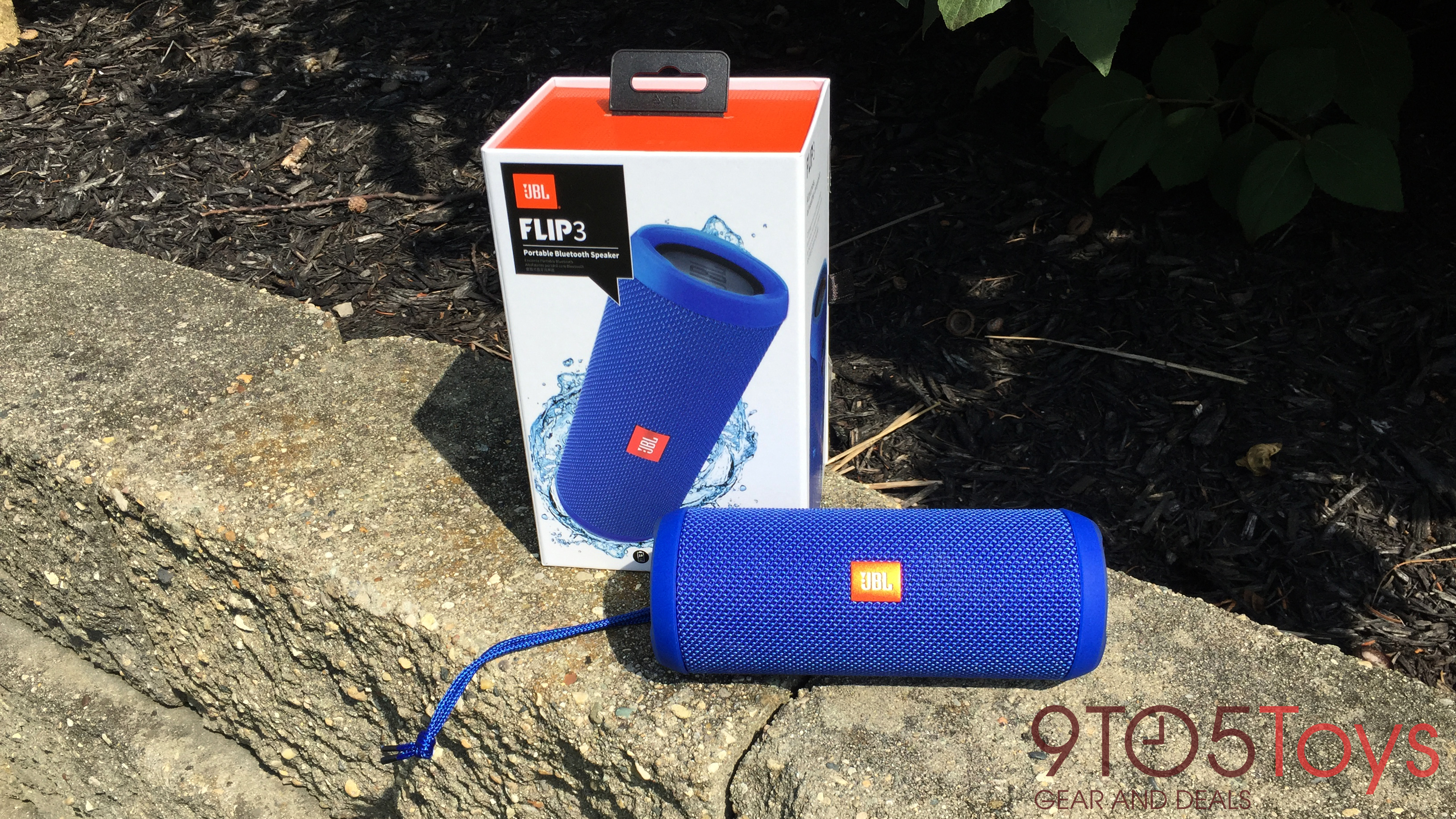 Higgins Nominering pendul Review: JBL's new Flip 3 Bluetooth speaker slims down for an ultra-portable  form factor