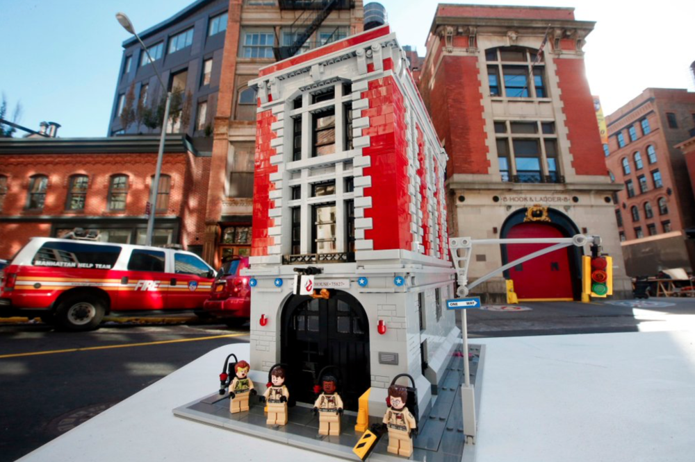 lego-ghostbusters-firehouse-set