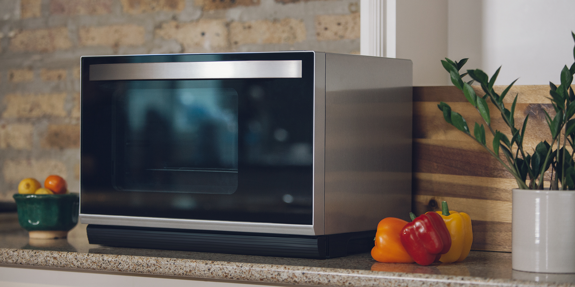 The Tovala iOSconnected oven scans and automatically prepares your