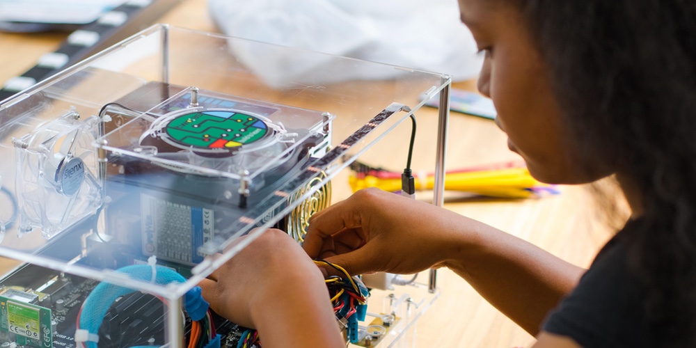 Two35 is a computer building kit for kids that can actually get them