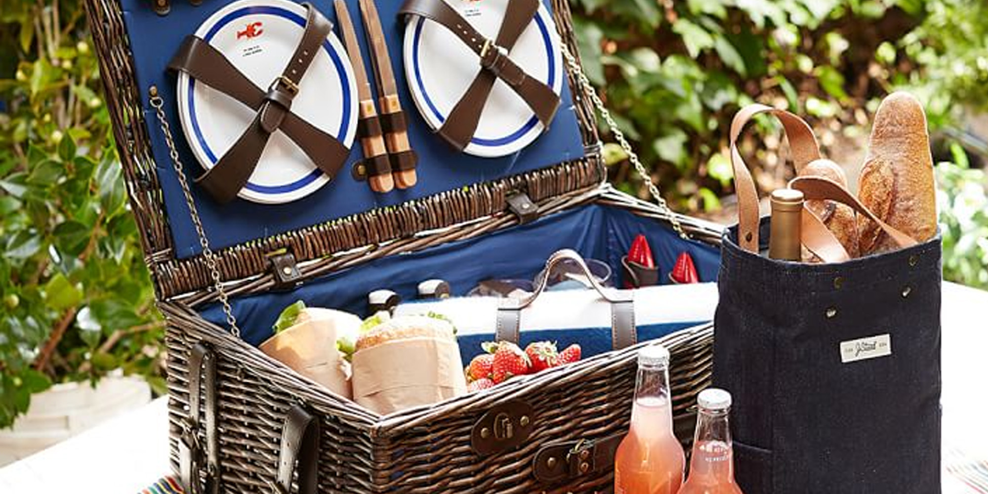 A guide to packing the perfect picnic for your friends and family to enjoy
