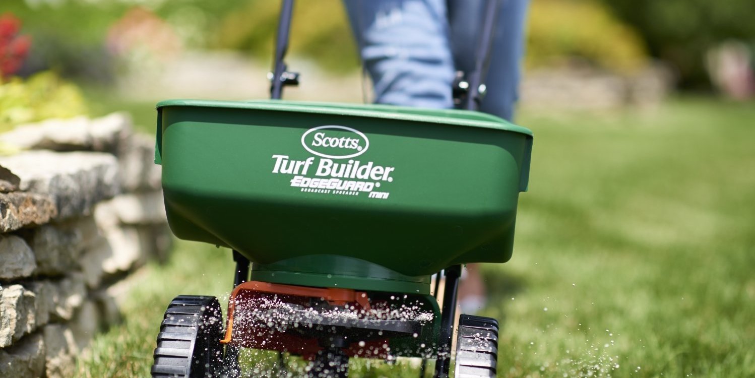 Sun Joe TJ603E 16-Inch 12-Amp Electric Tiller and Cultivator /& Scotts Turf Builder EdgeGuard Mini Broadcast Spreader Holds up to 5,000 sq of Scotts Grass Seed or Fertilizer Products ft