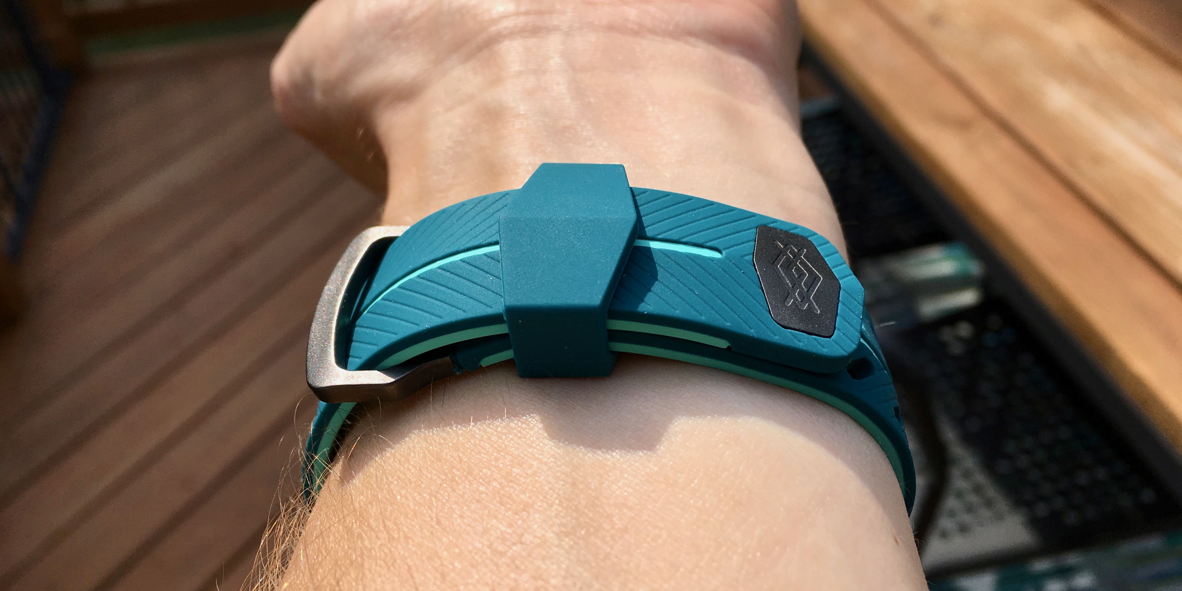 review-action-band-for-apple-watch-offers-sharp-design-and-superb