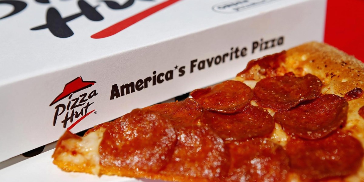 Get a Large Pepperoni Pizza for just 1 at Pizza Hut, today only 9to5Toys
