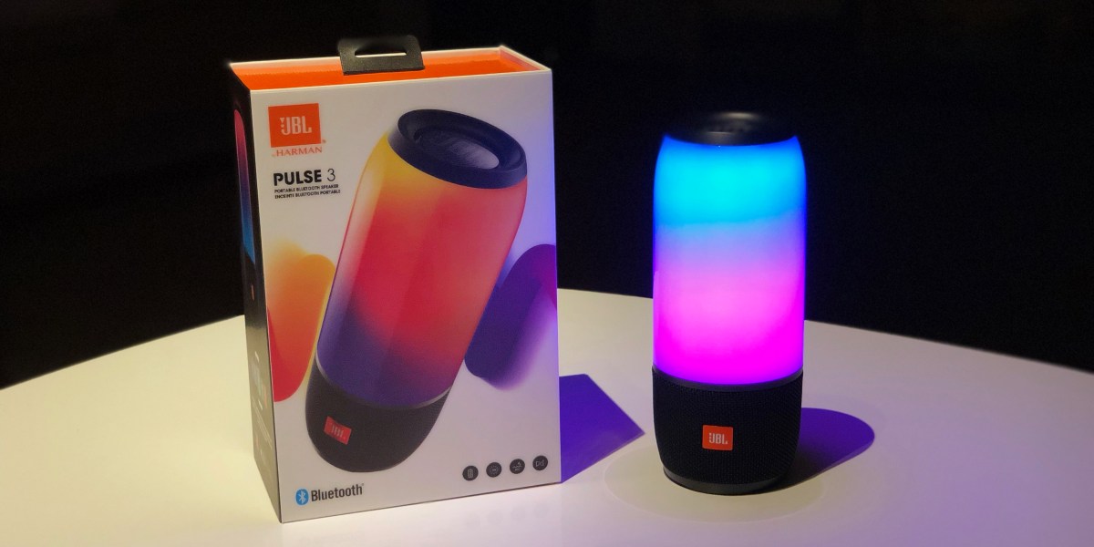 Modderig Fabel ontploffen Review: JBL's Pulse 3 waterproof speaker offers solid sound, built-in light  show, and more