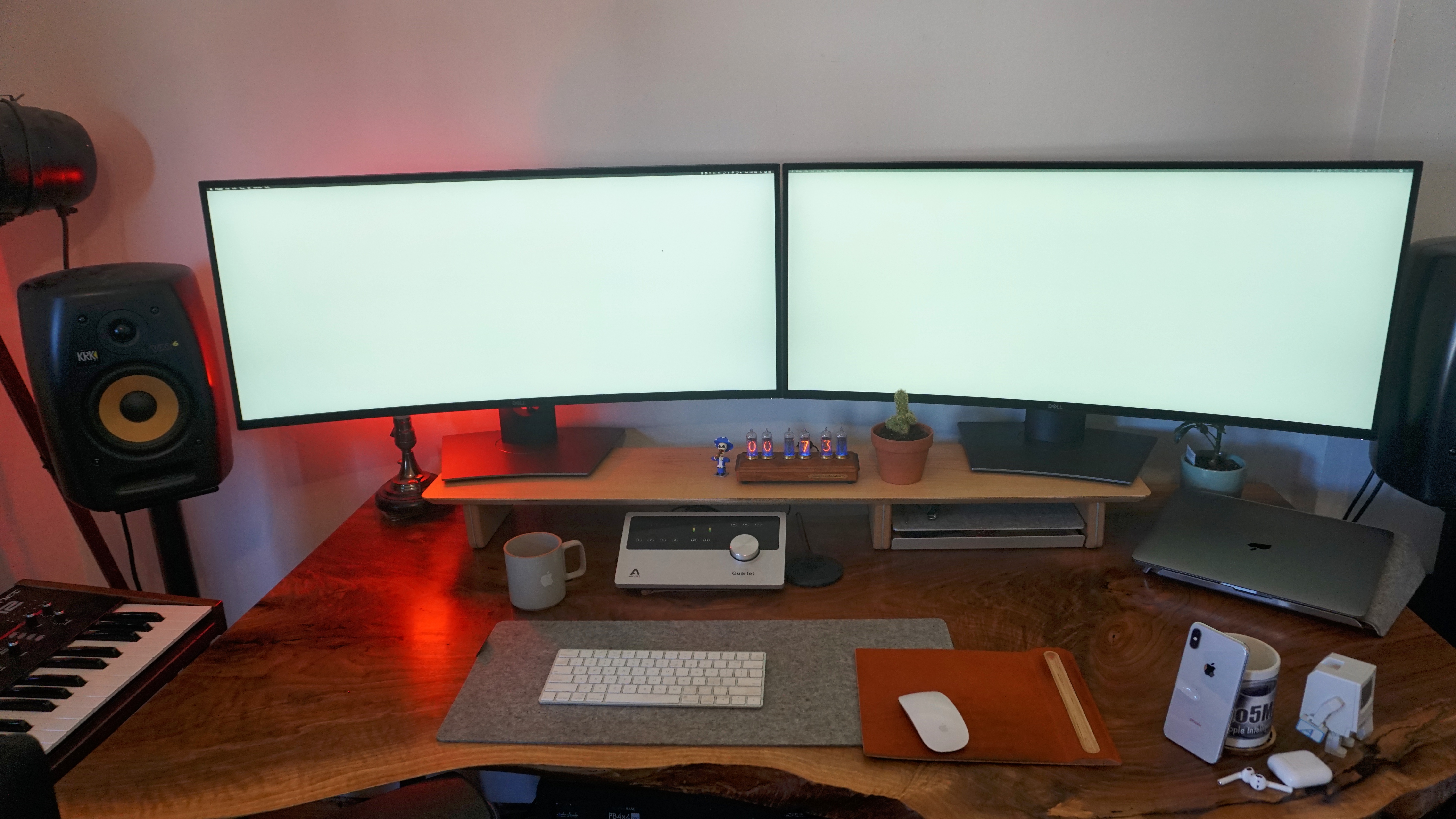 Behind the Screens: Jordan’s dual 38-inch curved widescreen monitor