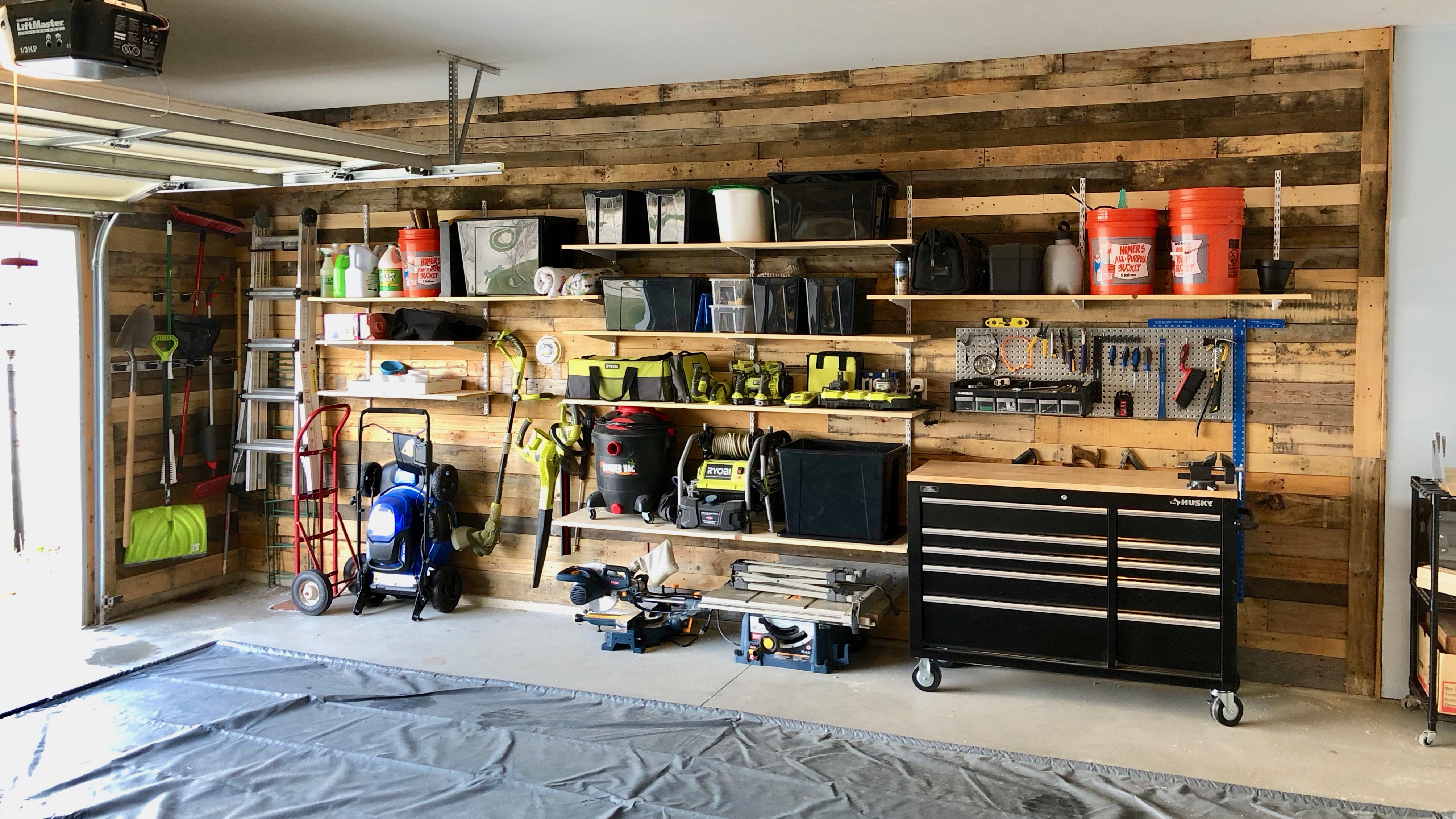 Behind The Screens Michael S Custom Reclaimed Wood Garage Setup