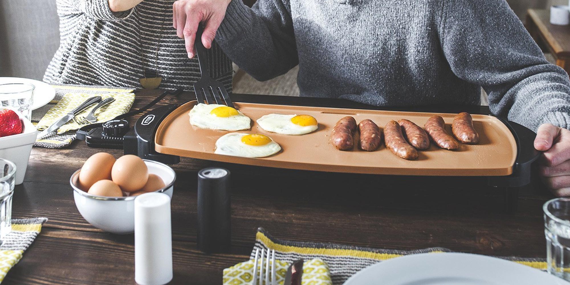 BELLA's Copper/Titaniumcoated Electric NonStick Griddle drops to 15