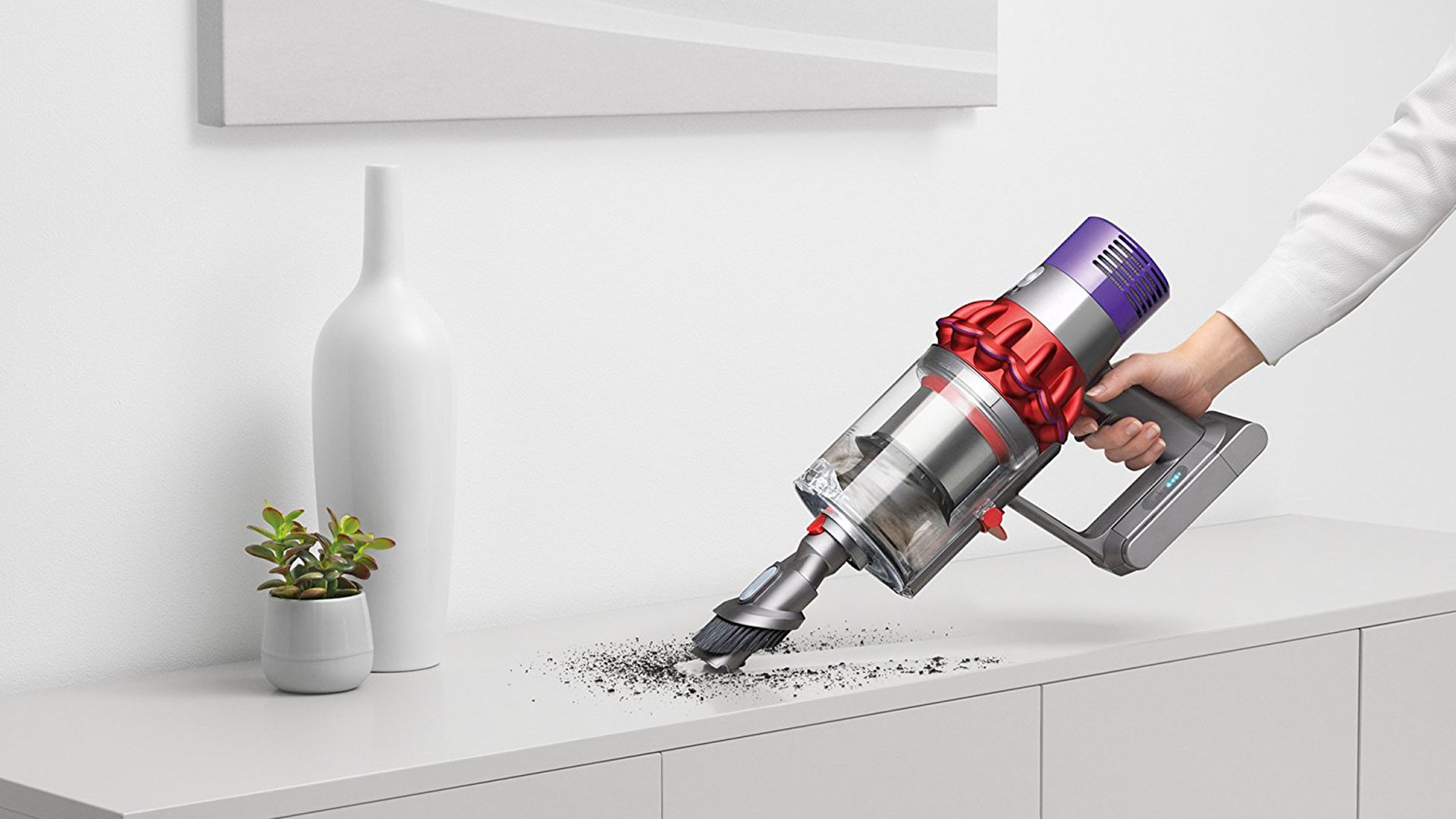 Dyson's Cyclone V10 Motorhead Cordless Vacuum drops to 449 shipped (Reg. 500)