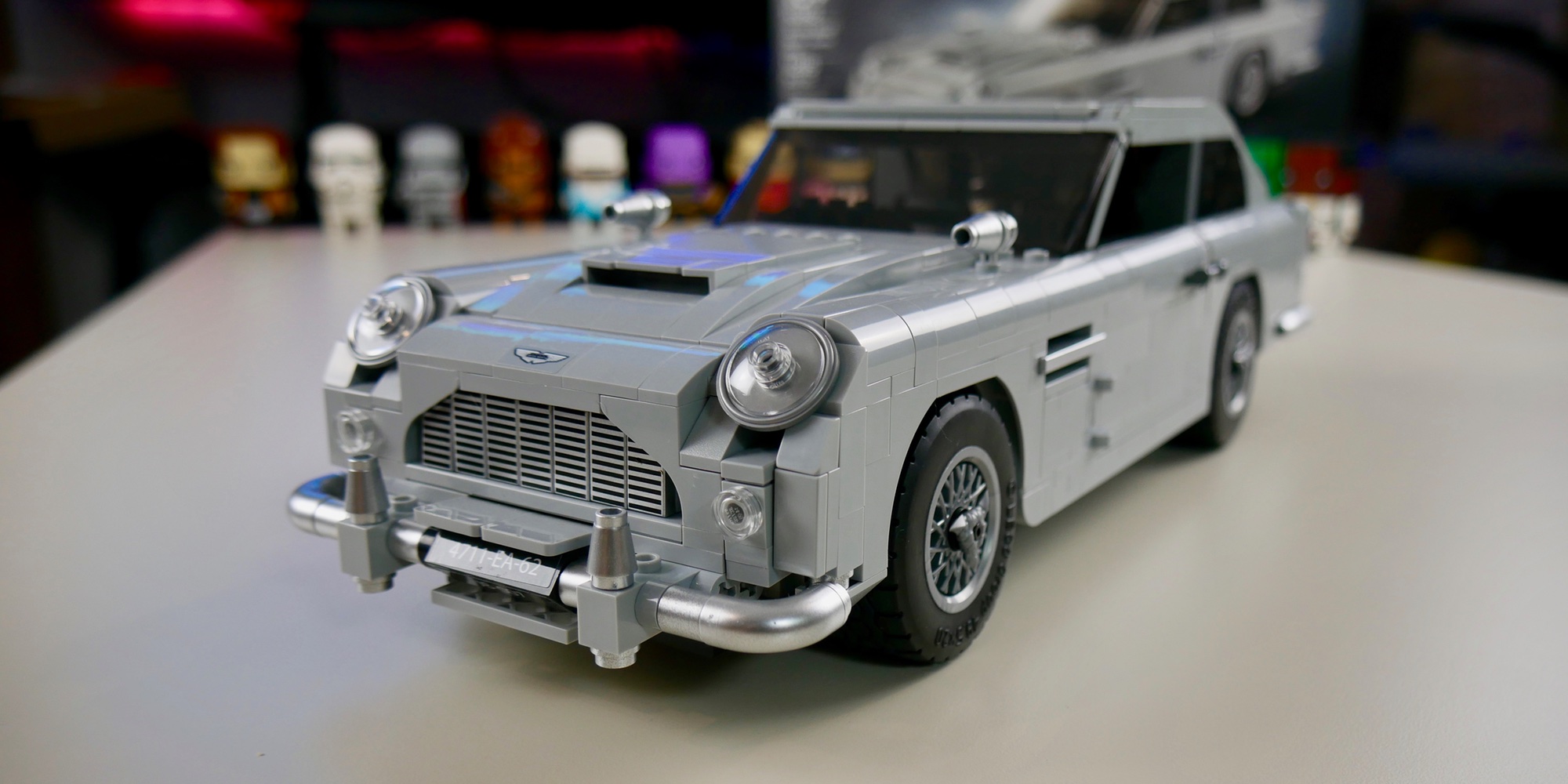 Review: LEGO's 007 Aston Martin DB5 packs striking design and impressive functionality - 9to5Toys