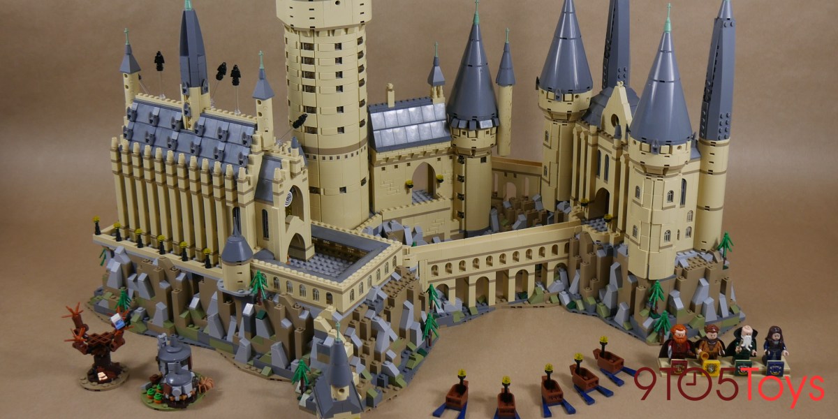 LEGO Hogwarts Castle Review: The 2nd largest kit in history reigns