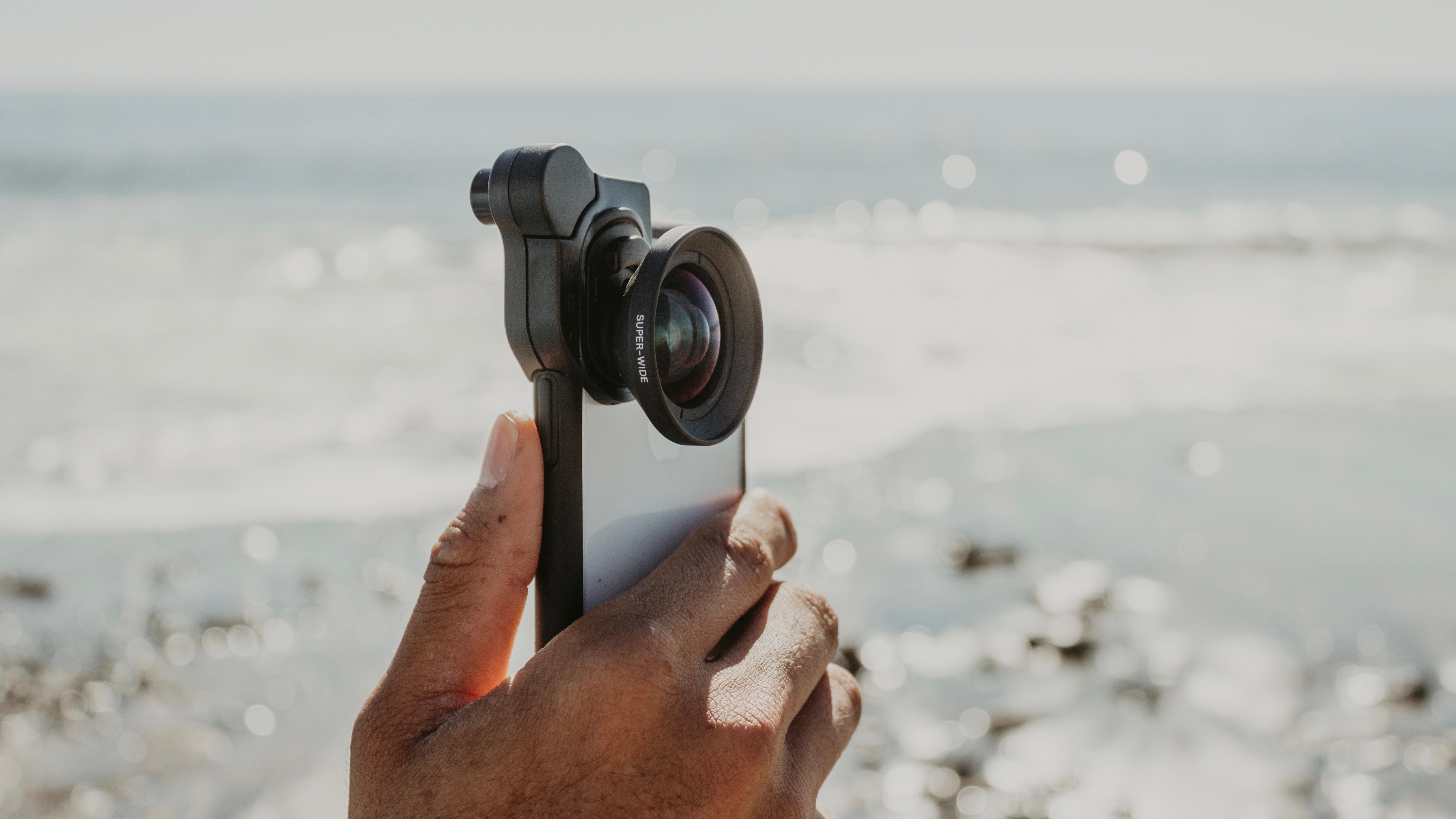 kaart lekken Supermarkt Olloclip launches Pro and Intro series lenses for iPhone and Android, with  telephoto, super-wide, more