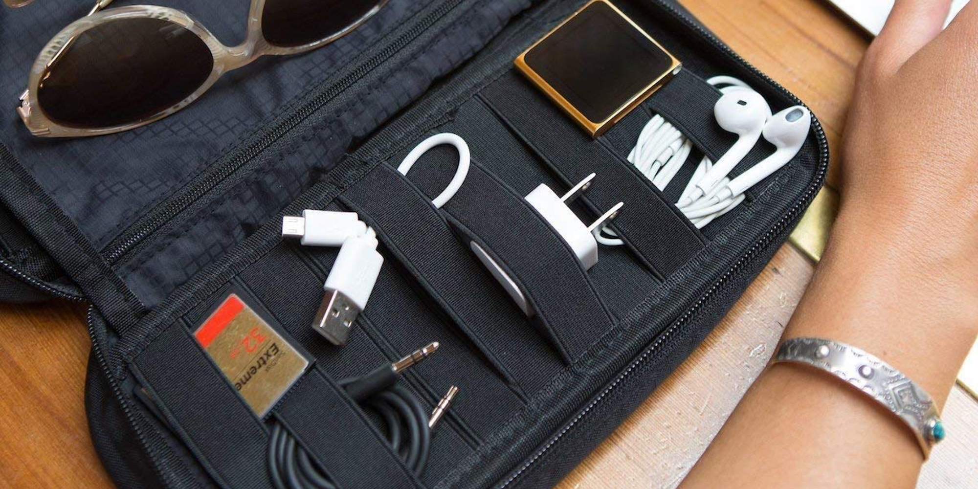 Zero Grid's Electronic Travel Organizer tidies up cables + dongles 15