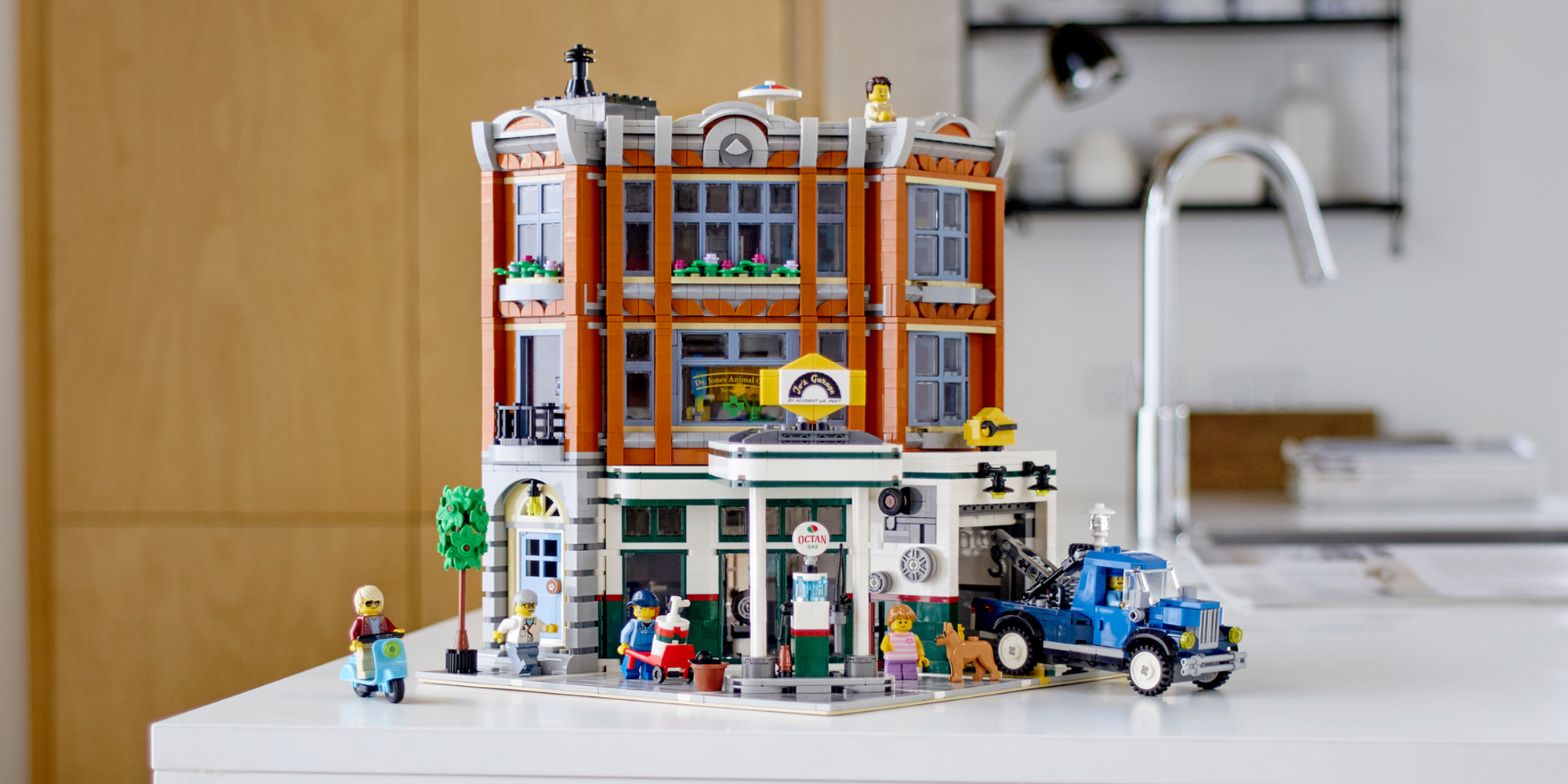 lego modular 2019 garage
