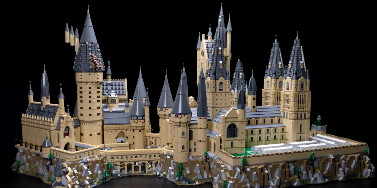 LEGO Hogwarts Icons assemble life-sized Harry Potter props - 9to5Toys