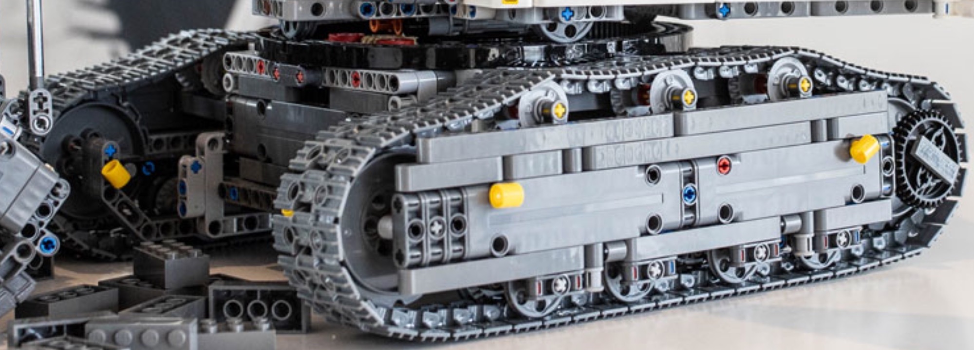 LEGO Technic Liebherr 9800 Treads