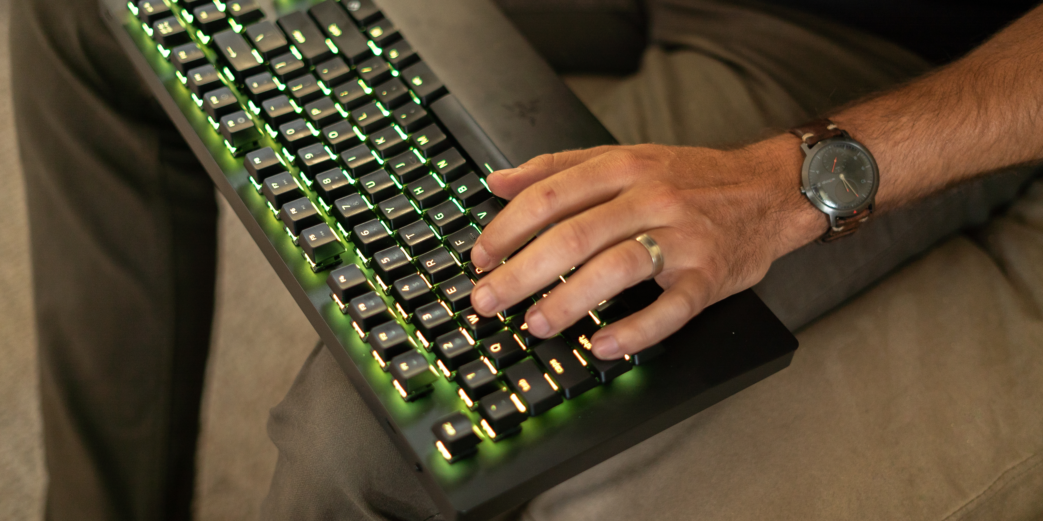 Using the Razer turret keypad on the couch