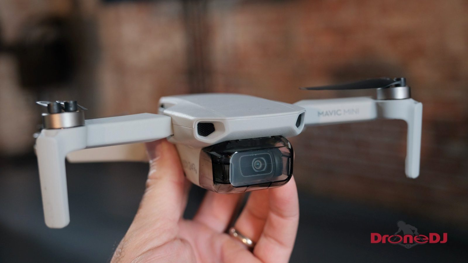 New Ultra-Light DJI Mavic Mini introduced - It weighs only 249 grams!