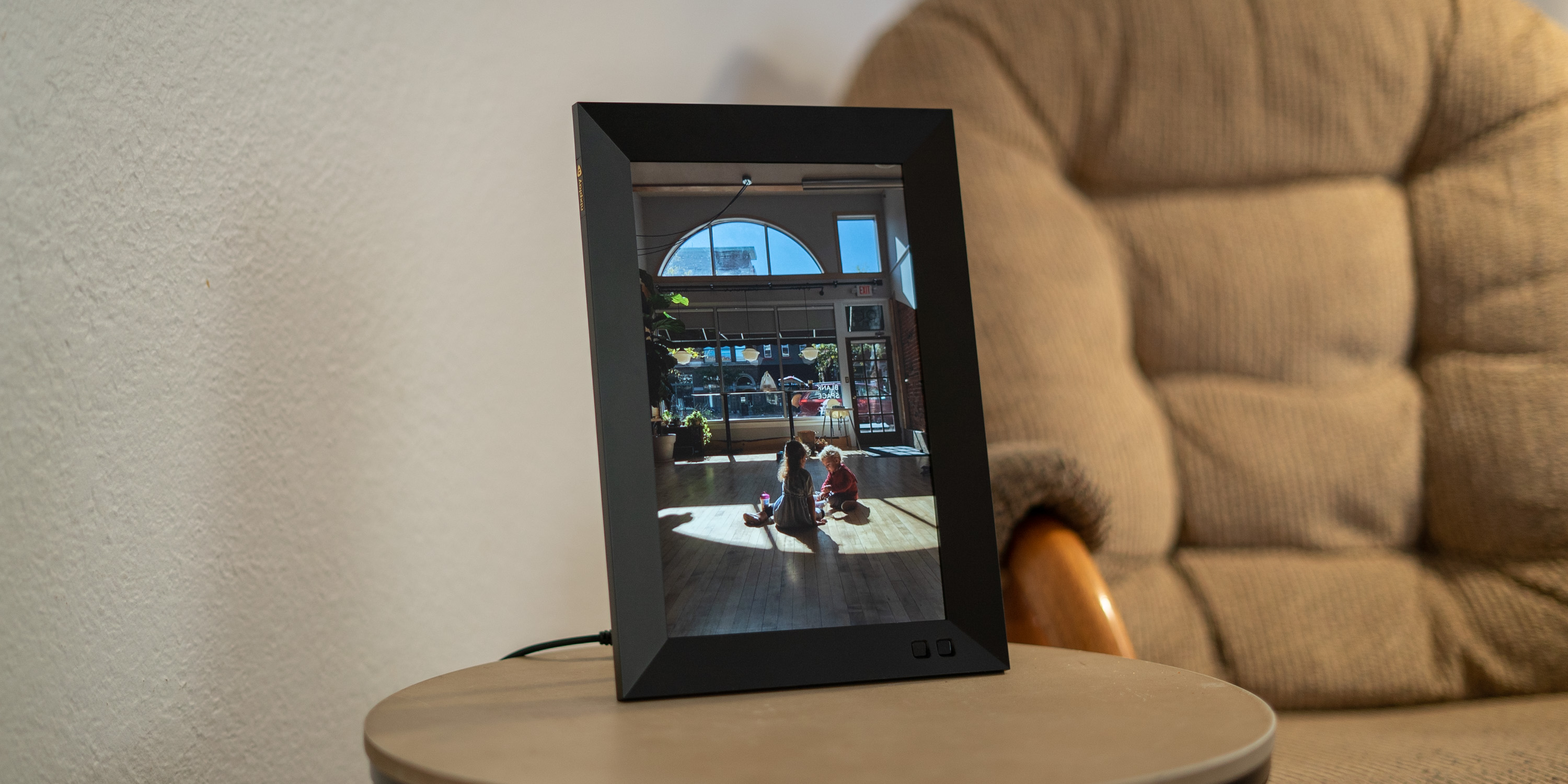 Nixplay Smart Photo Frame Review Elegant and easy to use