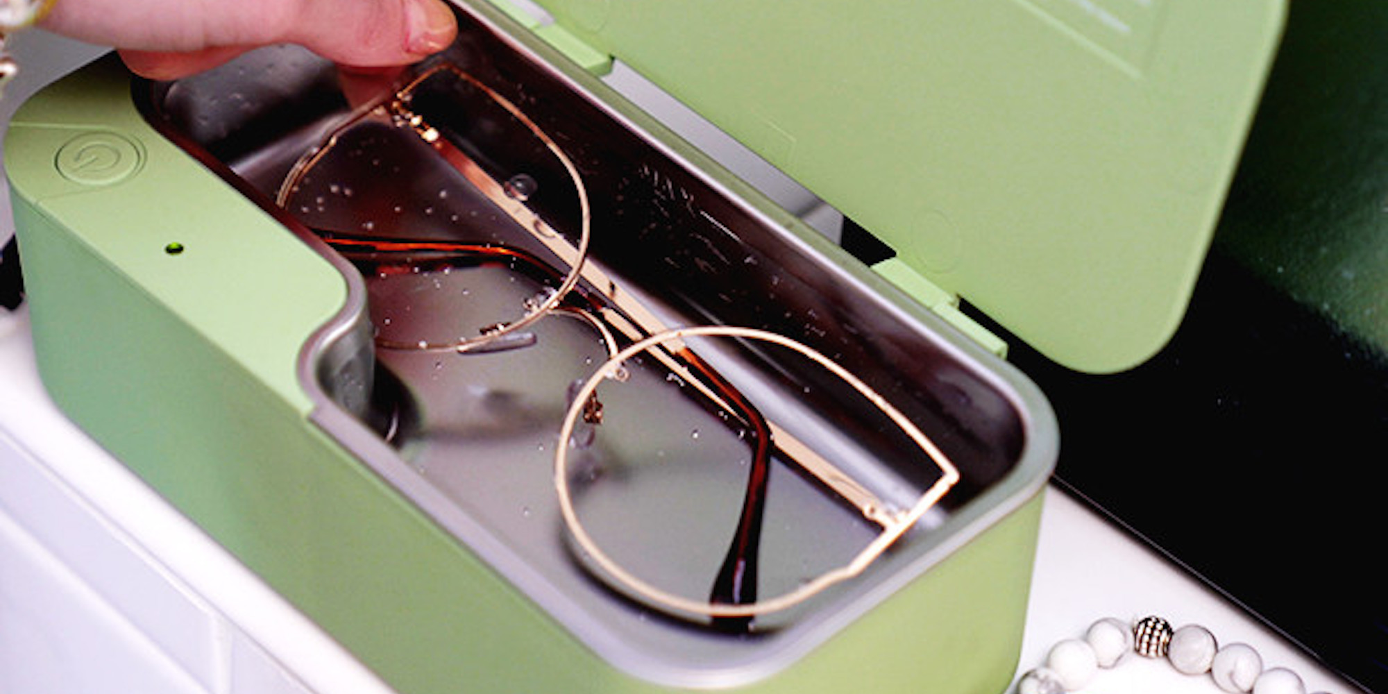 Say goodbye to smudges with the Smartclean Eyeglasses Cleaner, 60