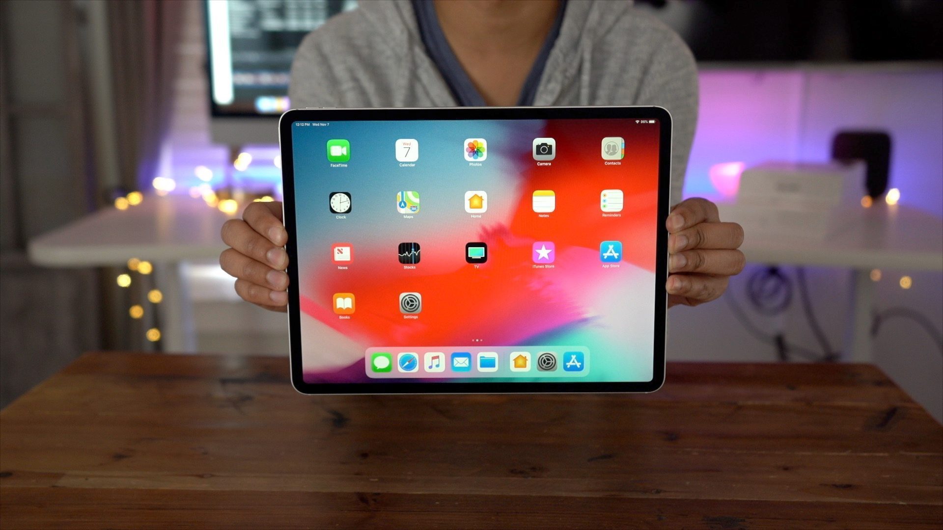 Apple's prev. gen. iPad Pro 12.9-inch drops to $829 (Refurb, Orig