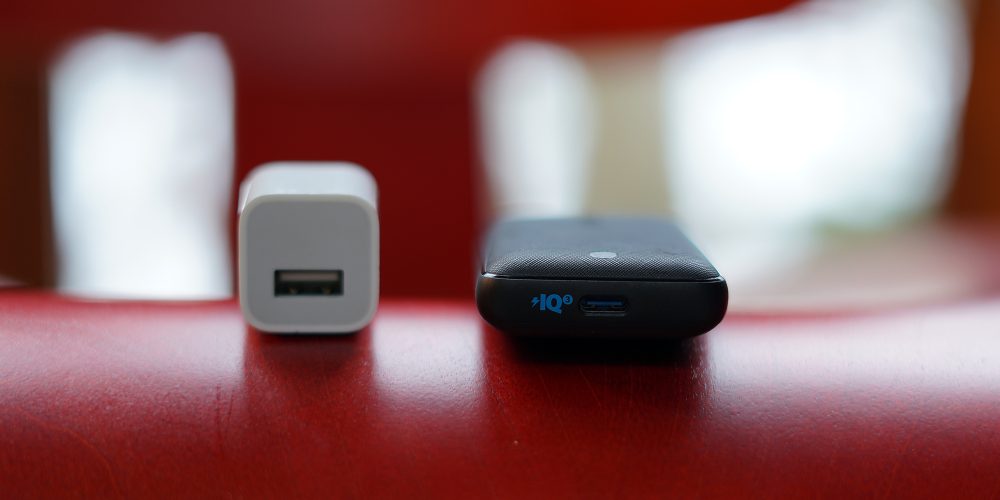 Atom III Slim versus iPhone charger