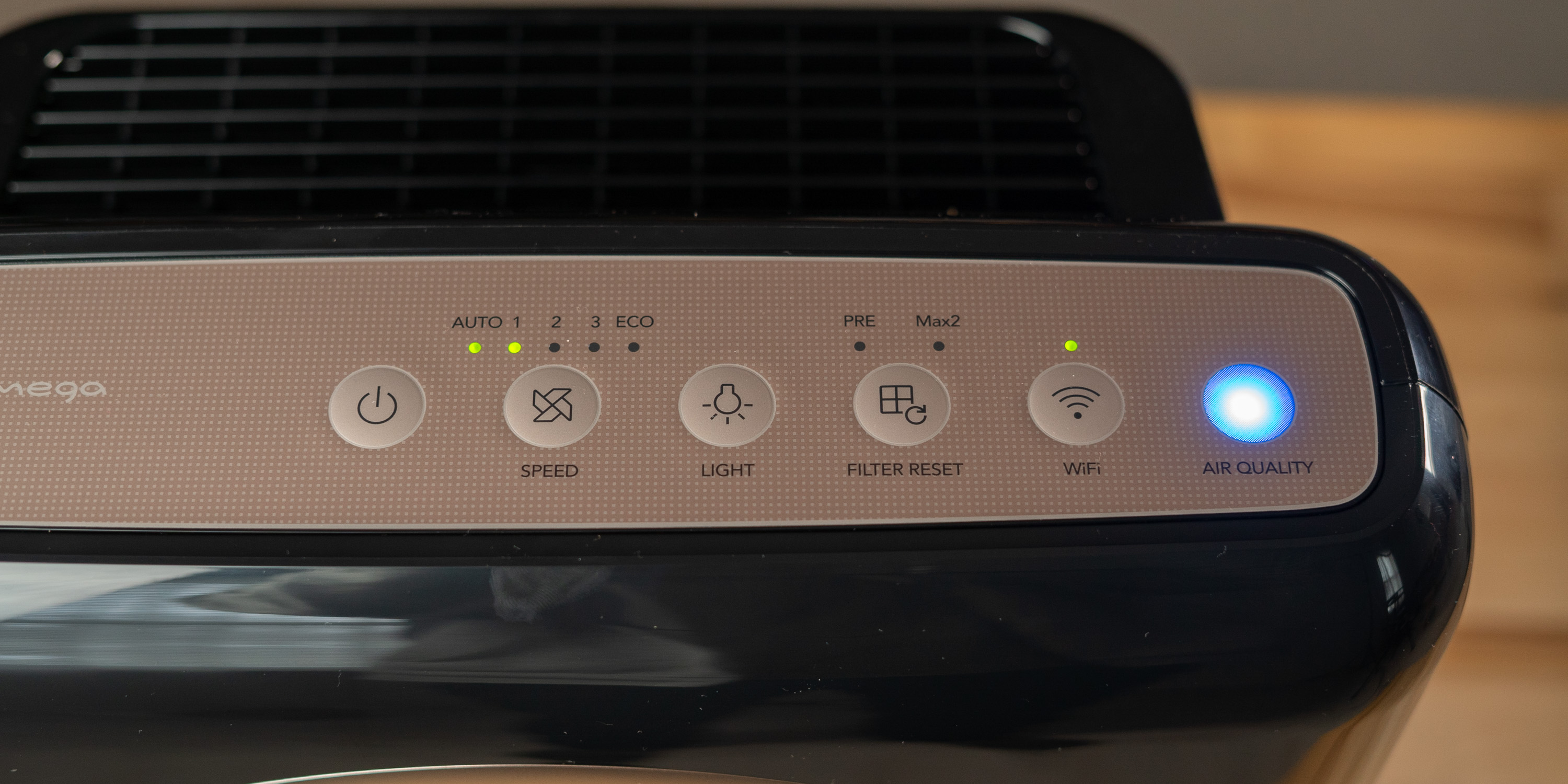 Control panel on the Coway Airmega Smart Air Purifier