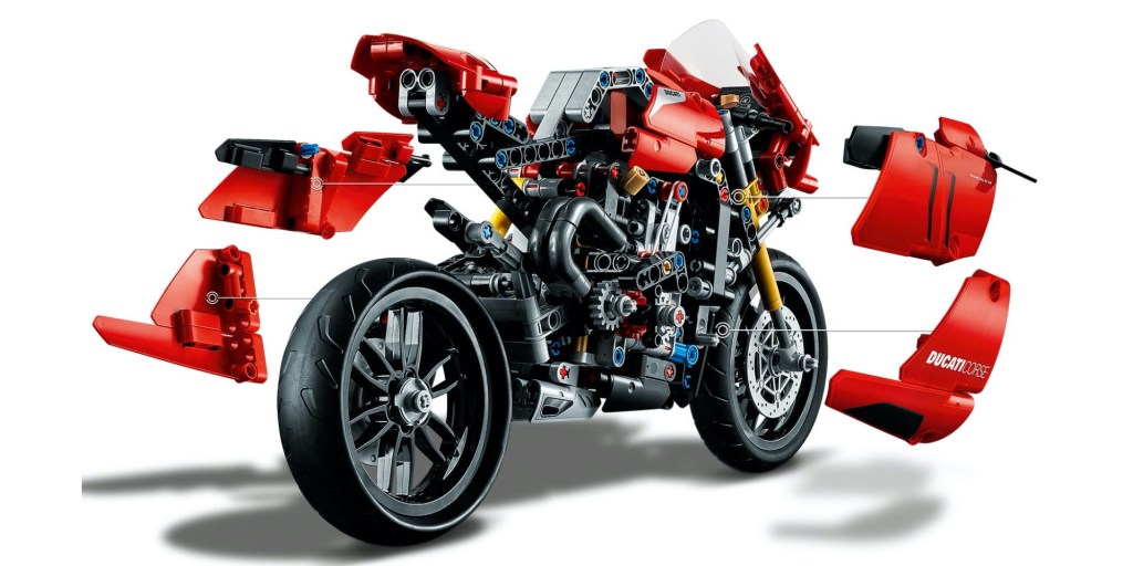 LEGO-Technic-Ducati-Panigale-V4-R-2.jpg?