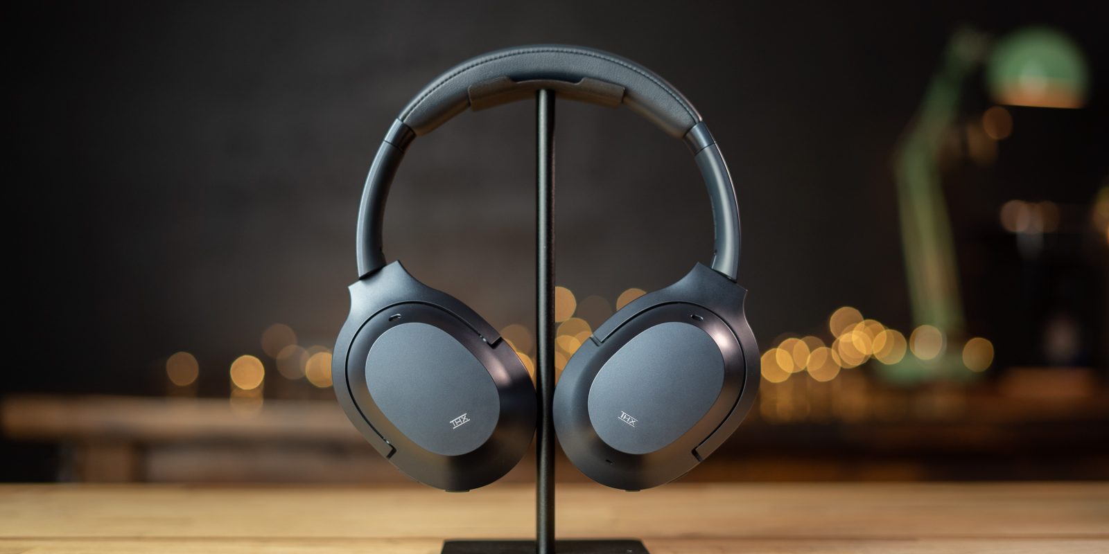 Razer Opus on headphone stand