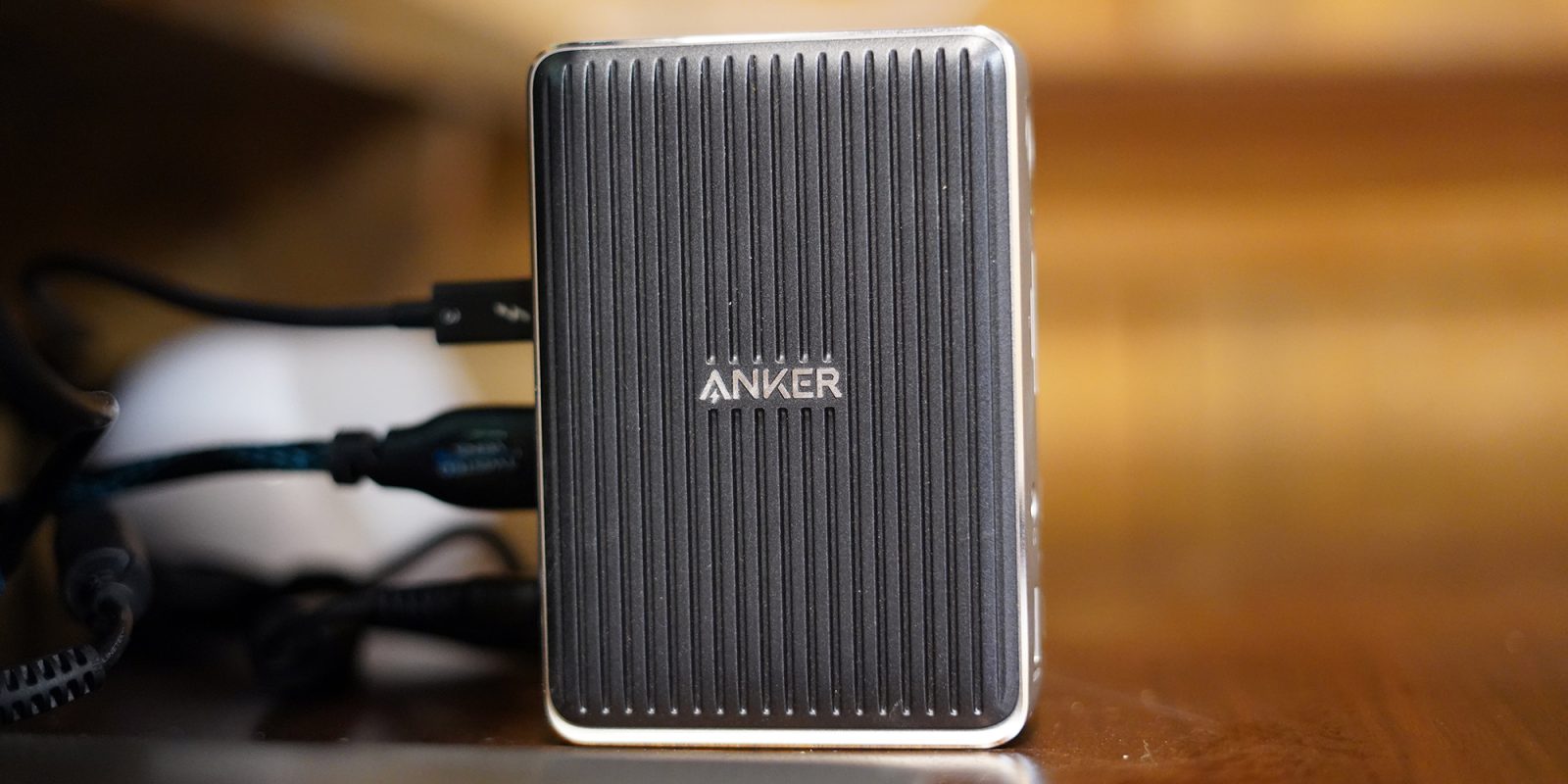 anker thunderbolt 3 dock side