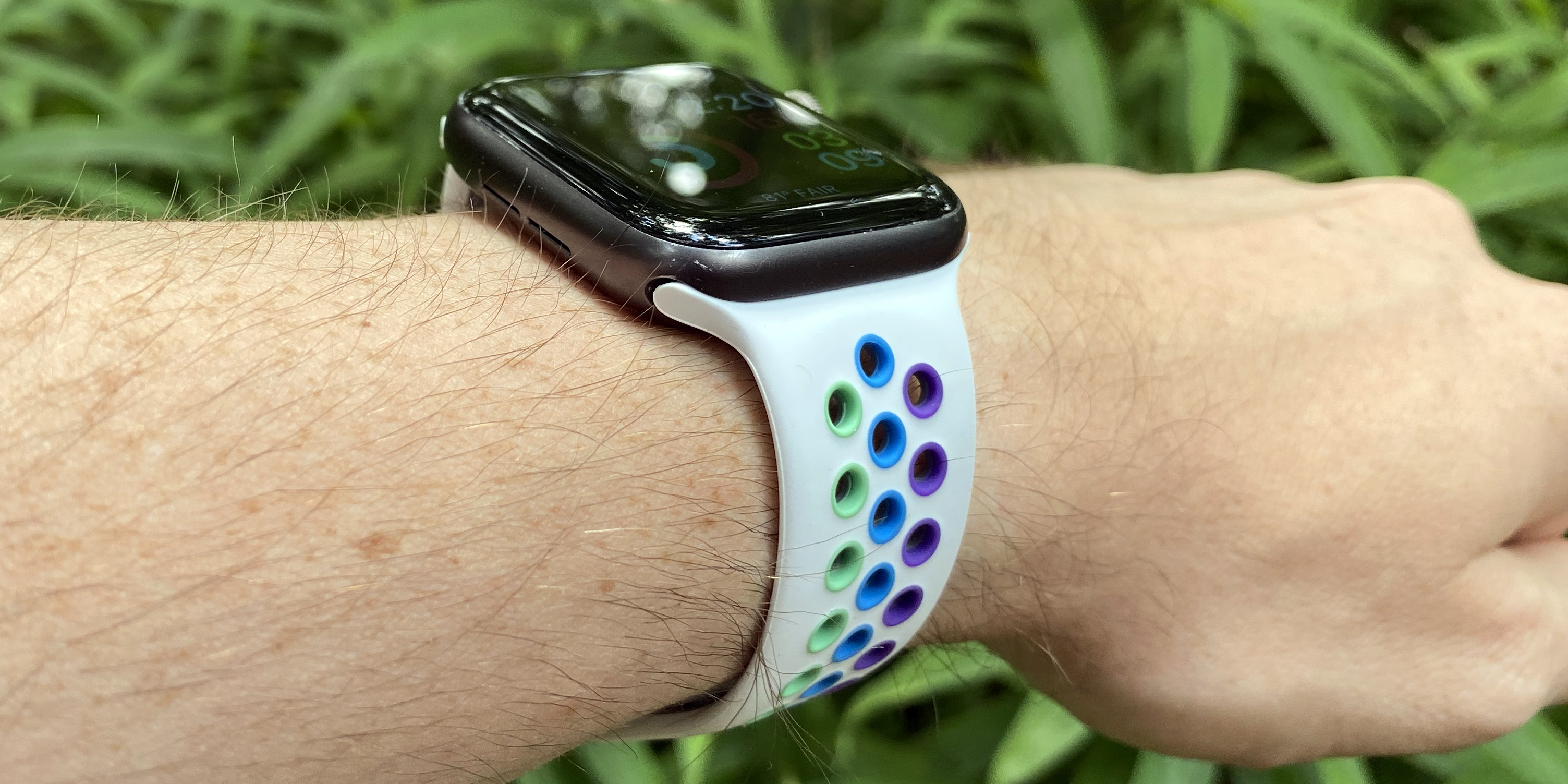 Review: Nike Pride Band for Apple Watch knock-off - 9to5Toys