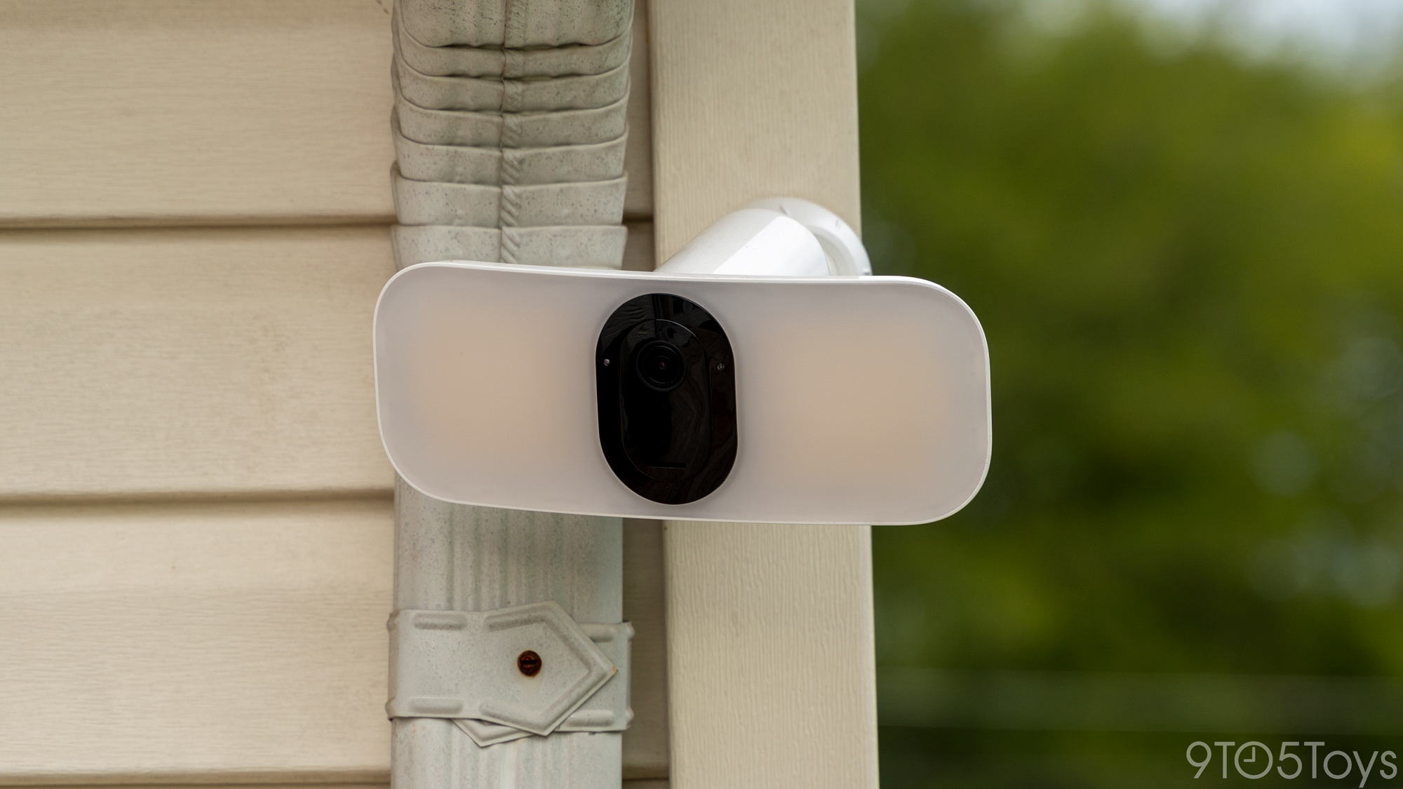 Arlo Pro 3 Floodlight + Doorbell Camera Review 9to5Toys