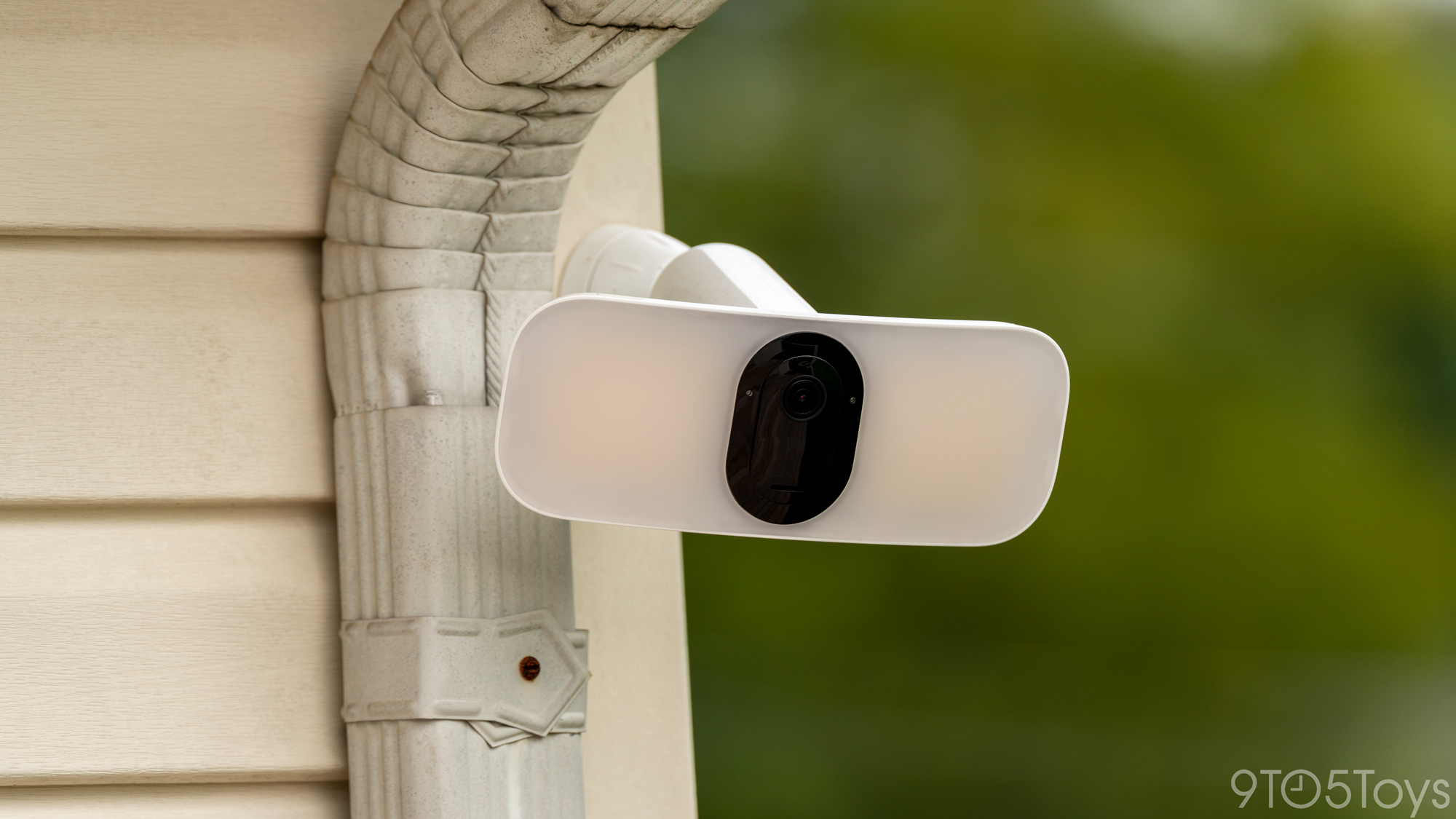 Arlo Pro Floodlight + Doorbell Camera Review - 9to5Toys