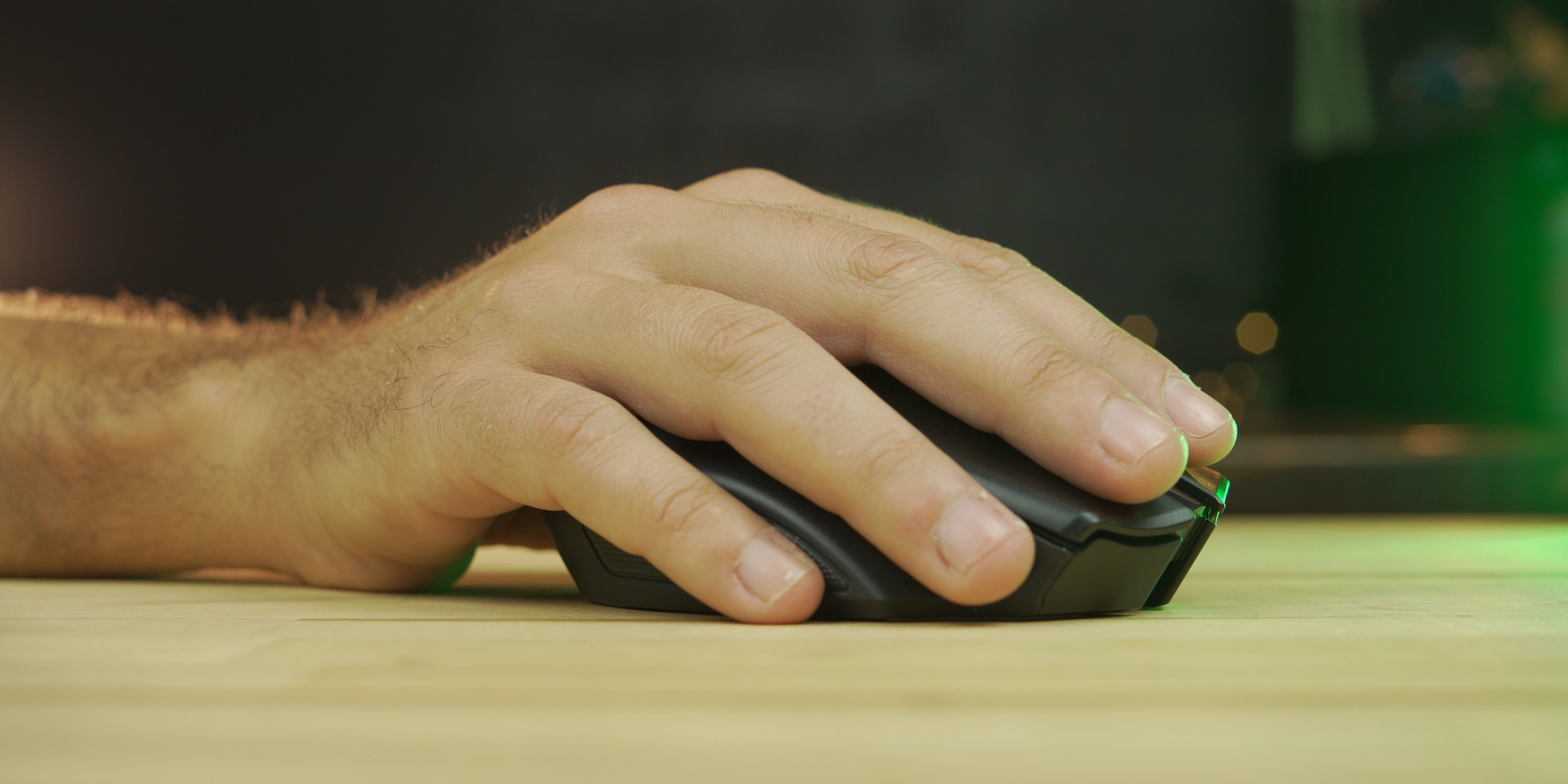 Razer Naga Pro Review: Wireless with up to 20 customizable buttons