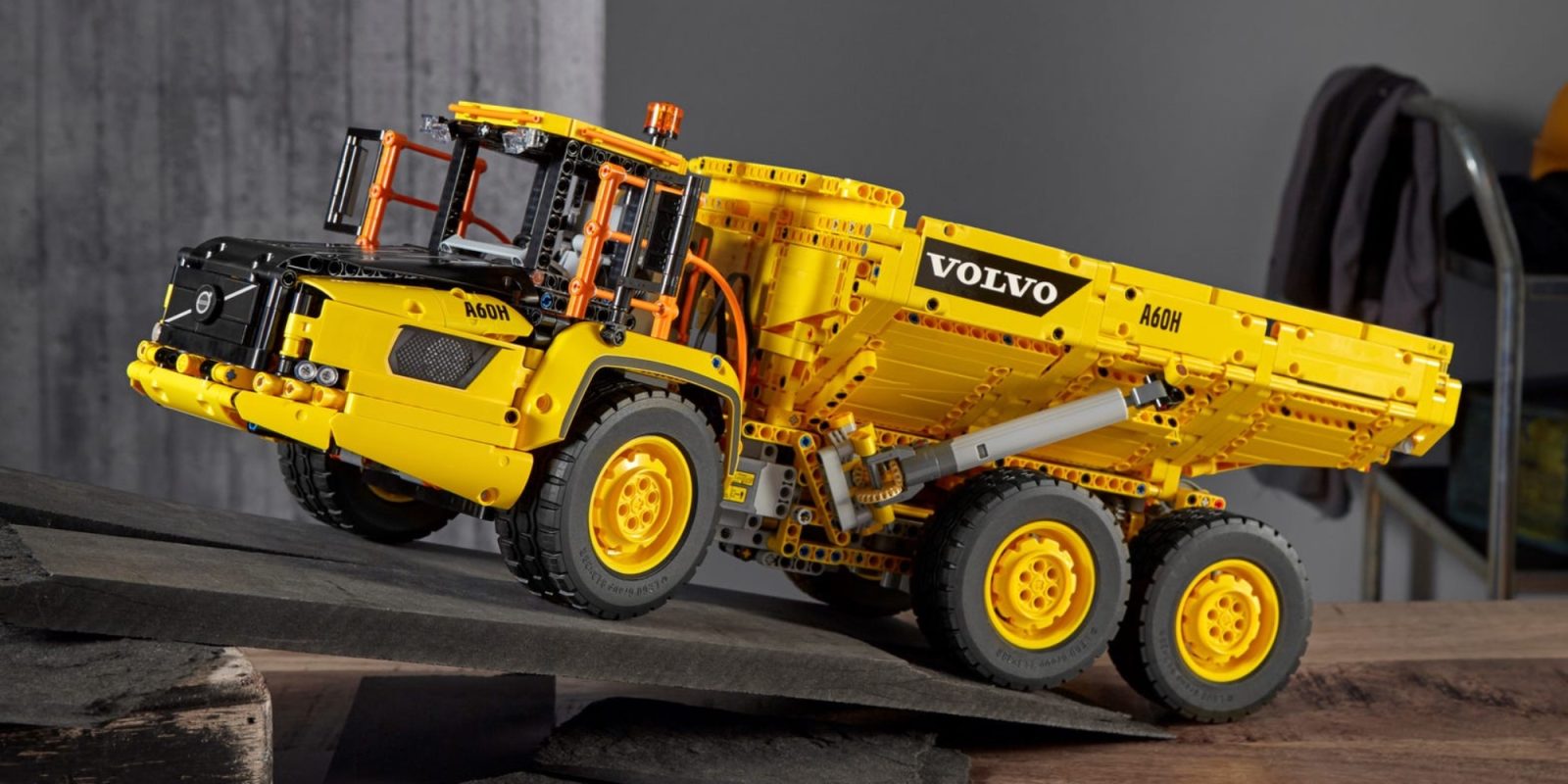 LEGO Technic Volvo Hauler