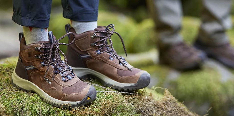 mens hiking boots size 8.5