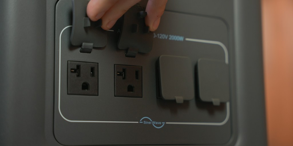 Four AC outlets on the Bluetti EP500