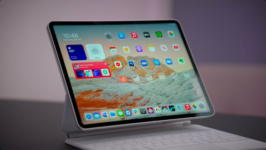 Apple's M1 iPad Air drops to $500 at