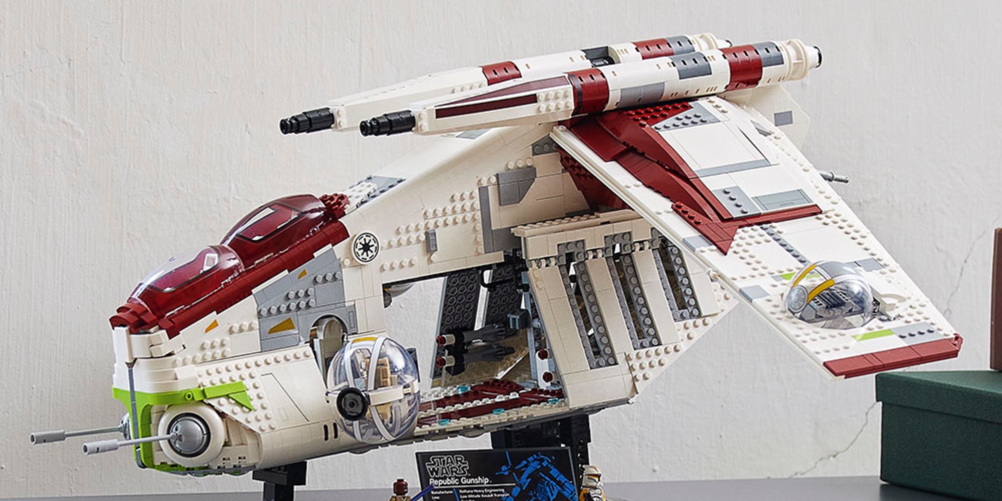 LEGO UCS Republic Gunship debuts with nearly 3,300 pieces 9to5Toys