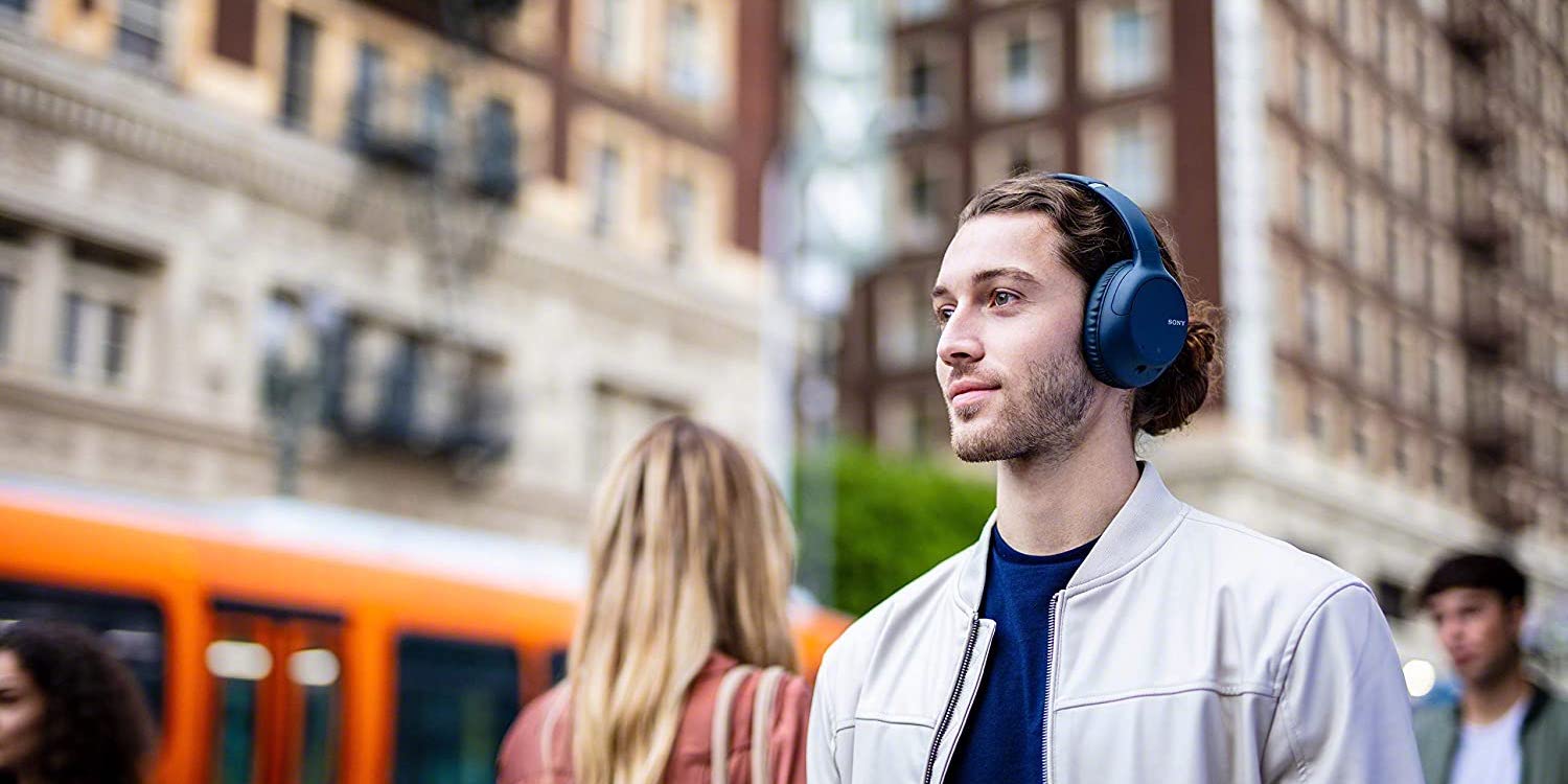 Sony's WHC Headphones with smart noise 