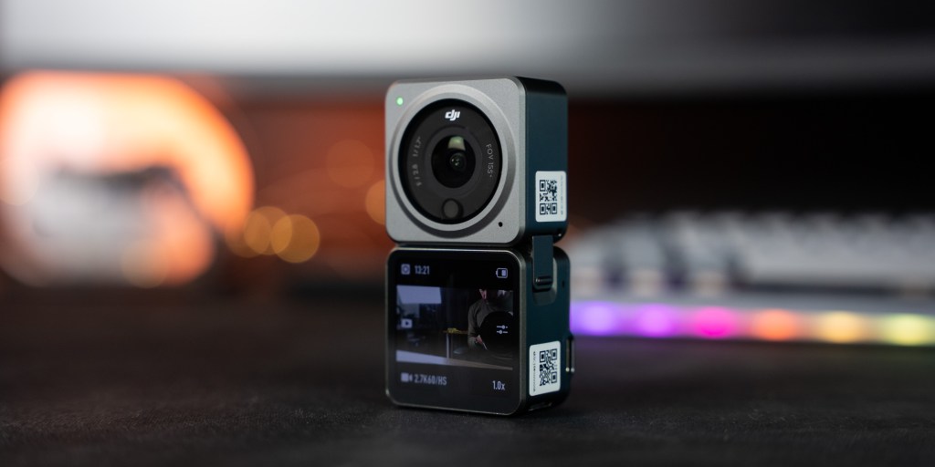The dual-screen module makes the DJI Action 2 great for vlogging. 