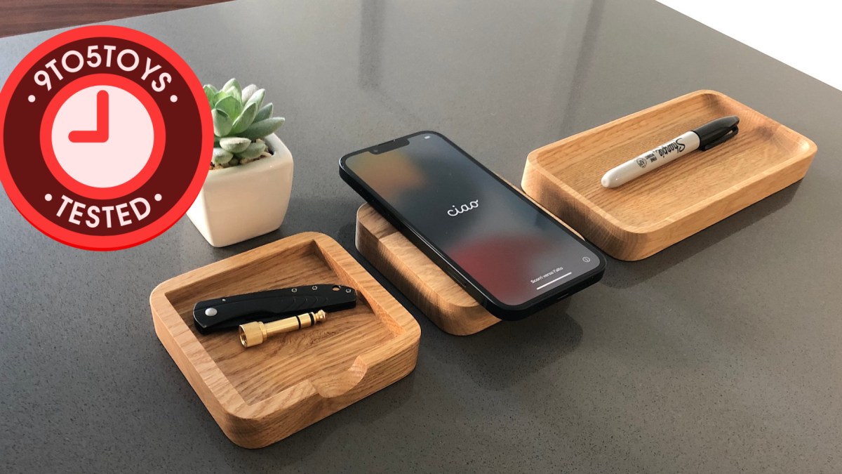 Oakywood wooden wireless charger