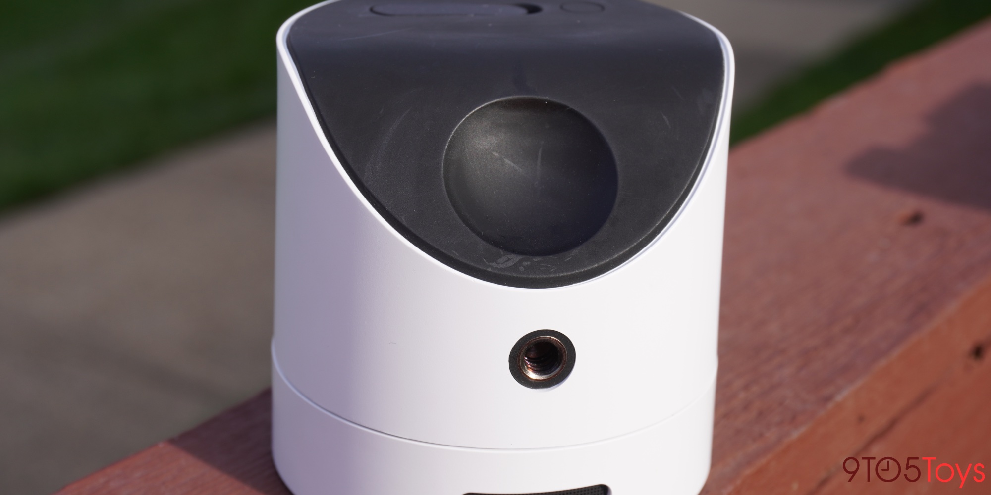 SimpliSafe Outdoor Cam 140degree FOV steals the show 9to5Toys