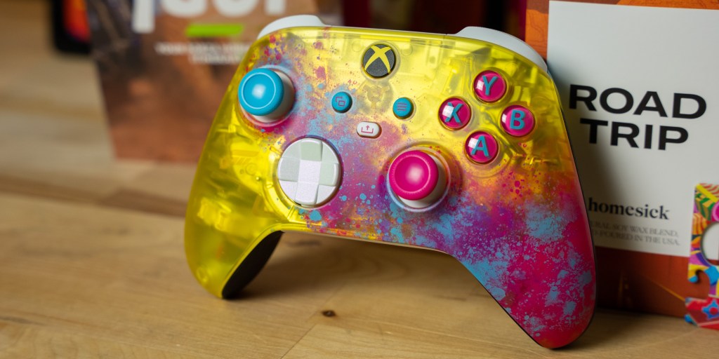 The yellow, blue, pink, and white colorway is vibrant and quite eye catching on the Forza Horizon 5 controller