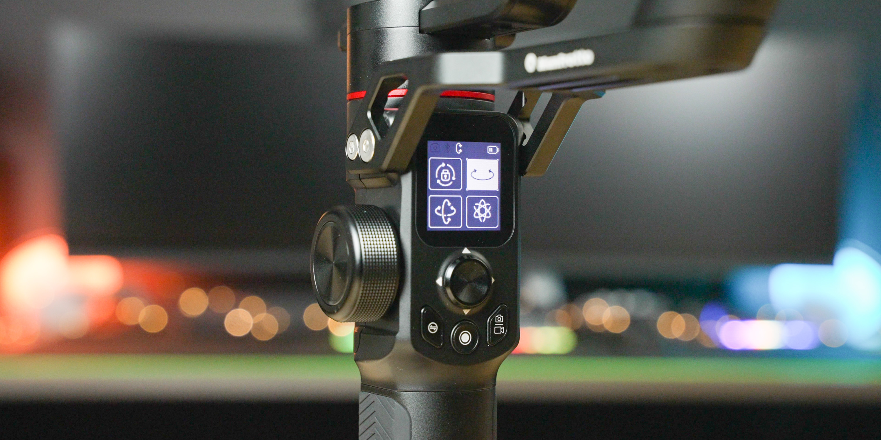 Manfrotto MVG220 Review: Affordable gimbal from a well-known brand