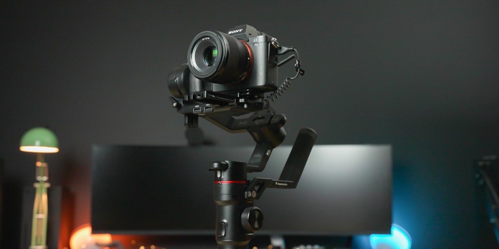 The 2nd handle on the Manfrotto MV220 makes it easier to use.
