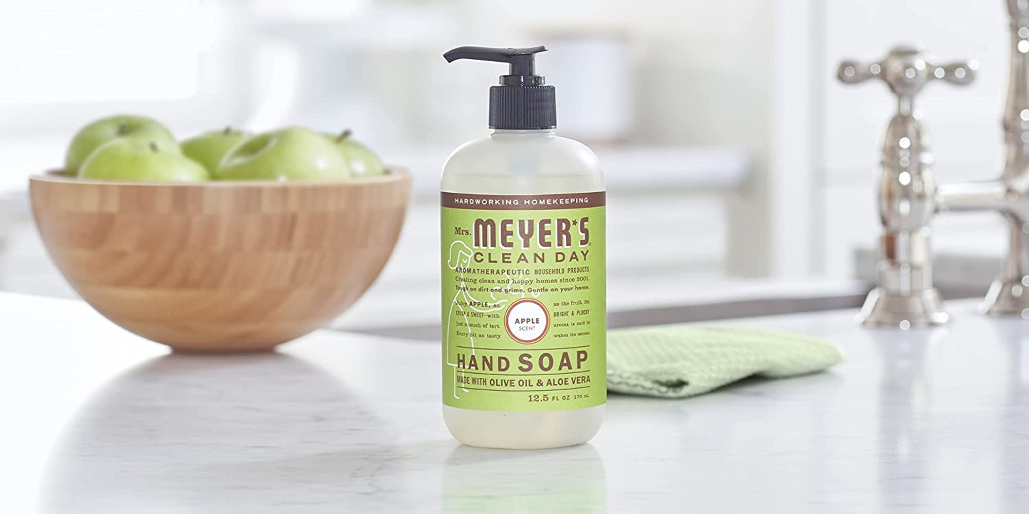 Add parabenfree Mrs. Meyer's hand soap to your holiday cleanup