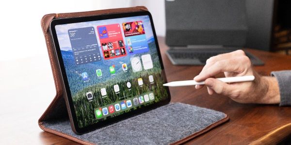Bradford Magnetic Leather and Wool Felt iPad Pro Case